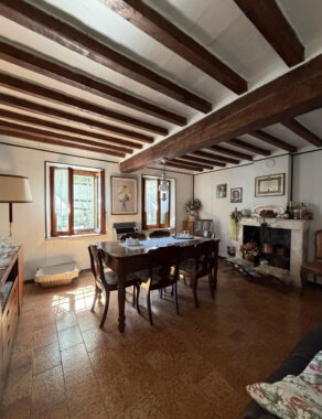 CASA INDIPENDENTE CON AMPIO GIARDINO