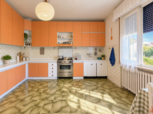 CASA INDIPENDENTE SPAZI AMPI E TERRENO