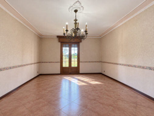 CASA INDIPENDENTE SPAZI AMPI E TERRENO