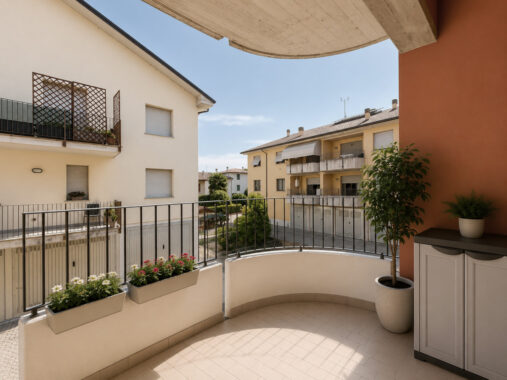 BILOCALE CON AMPIA LOGGIA AFFACCIATA SUL VERDE