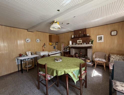 CASA INDIPENDENTE CON AMPIO GIARDINO