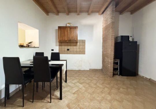 VILLA CONTEMPORANEA CON AMPIO GIARDINO