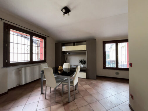 BILOCALE MODERNO IN PICCOLA PALAZZINA