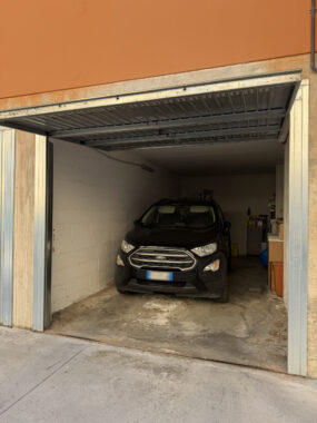 BILOCALE CON AMPIA LOGGIA AFFACCIATA SUL VERDE