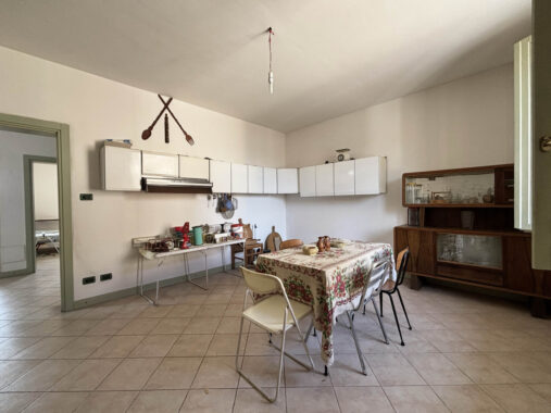 PORZIONE DI CASA A SCHIERA DI TESTA RISTRUTTURATA