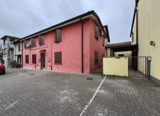 BILOCALE MODERNO IN PICCOLA PALAZZINA