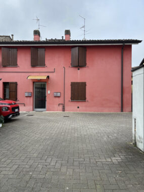 BILOCALE MODERNO IN PICCOLA PALAZZINA