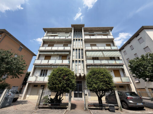 TRILOCALE AMPIO E MOLTO LUMINOSO IN ZONA PRESTIGIOSA