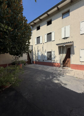 CASA INDIPENDENTE CON AMPIO GIARDINO