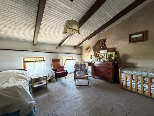 CASA INDIPENDENTE CON AMPIO GIARDINO