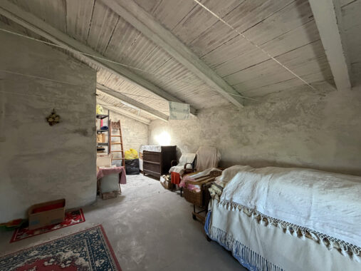 CASA INDIPENDENTE CON AMPIO GIARDINO