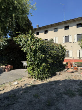 CASA INDIPENDENTE CON AMPIO GIARDINO