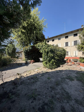 CASA INDIPENDENTE CON AMPIO GIARDINO